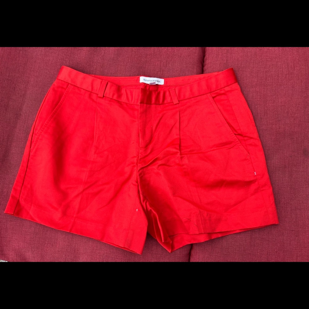 Banana republic red short size 4